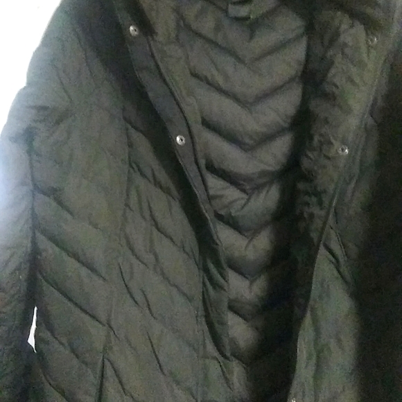 The North Face Jackets & Blazers - Women's North Face mid way all most too the knee length winter coat